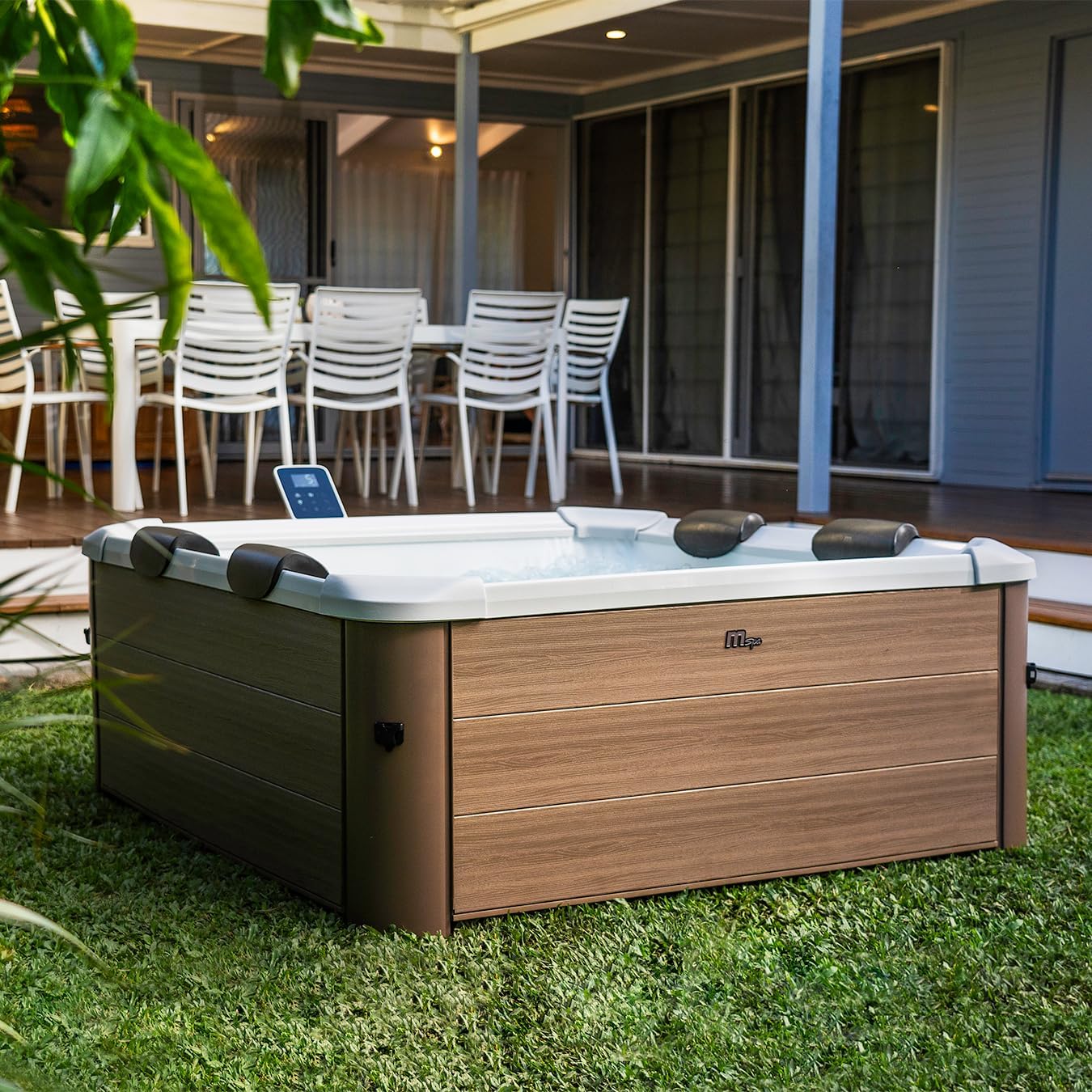 MSpa Oslo Amber Hot Tub With Wi-Fi